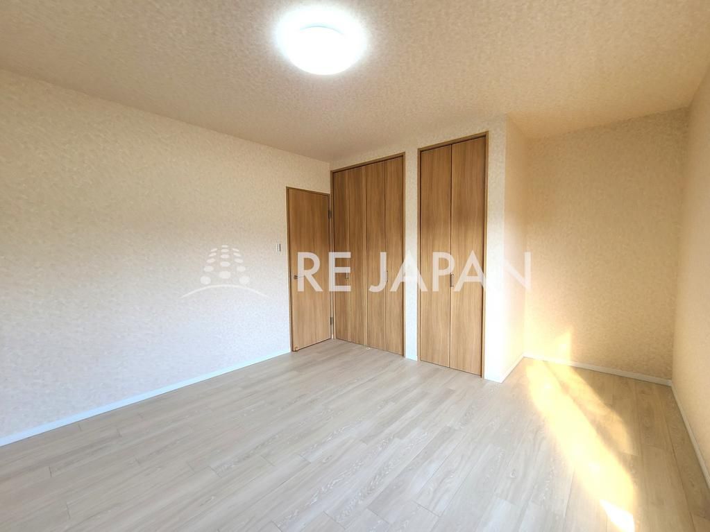 Renovated 4LDK House Near Yato Station, Higashiosaka - Thumbnail 3