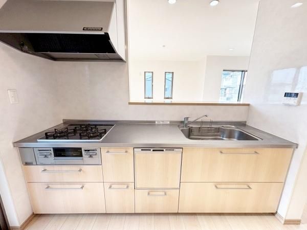 3LDK Family Home for Sale in Kobe Suma Ward, Hyogo - Thumbnail 3