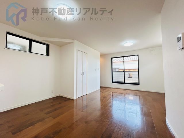 4LDK Detached House for Sale Near Suma Station, Kobe - Thumbnail 3
