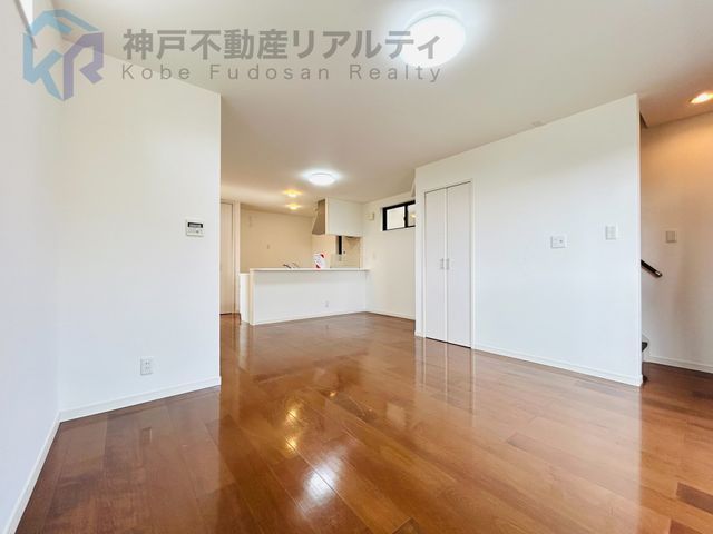4LDK Detached House for Sale Near Suma Station, Kobe - Thumbnail 2