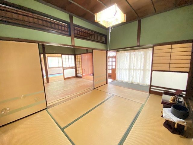 5LDK Traditional House with Garden for Sale in Hofu, Yamaguchi - Thumbnail 2