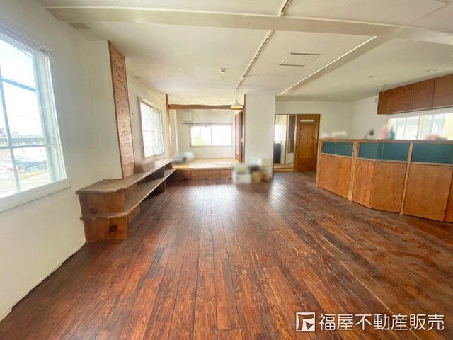 3-Storey Steel-Framed House with Roof Balcony for Sale in Sakai - Thumbnail 3