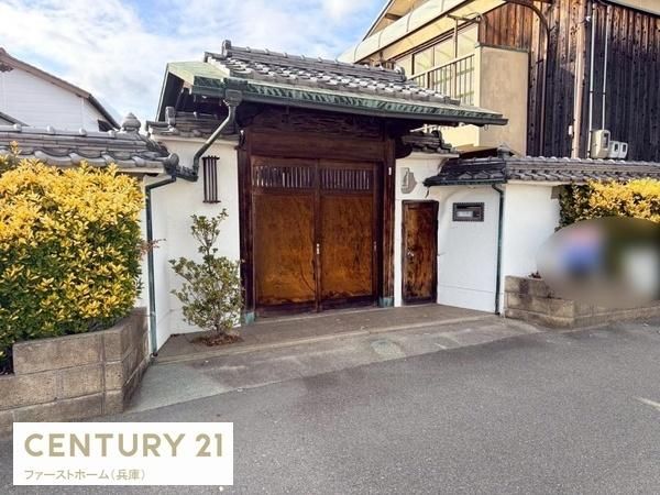 8SDK Traditional Home with Sunroom in Himeji, Hyogo - Thumbnail 2