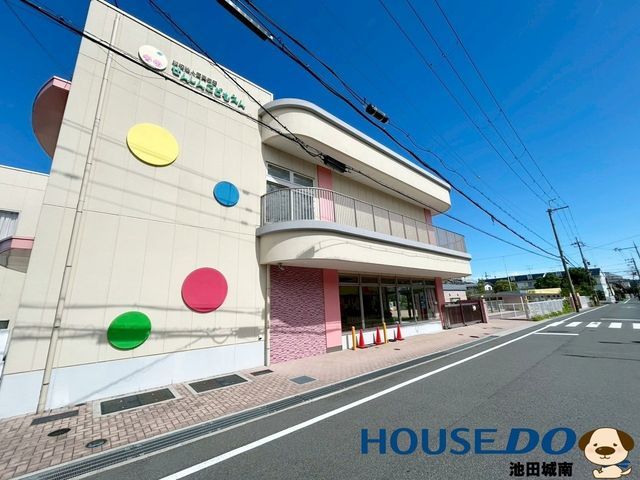 5LDK Detached House for Sale in Ikeda, Osaka - Near Ishibashi-Handaibyoin-mae Station - Thumbnail 2