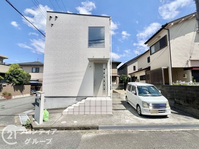 Modern 3LDK House for Sale in Yamato Takada, Nara - Thumbnail 2