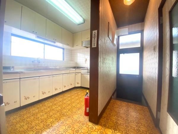 Spacious 7DK House for Sale in Kinokawa, Wakayama - Thumbnail 3