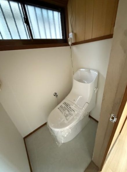 Renovated 2DK House for Sale in Seiryodai, Kobe - Thumbnail 4