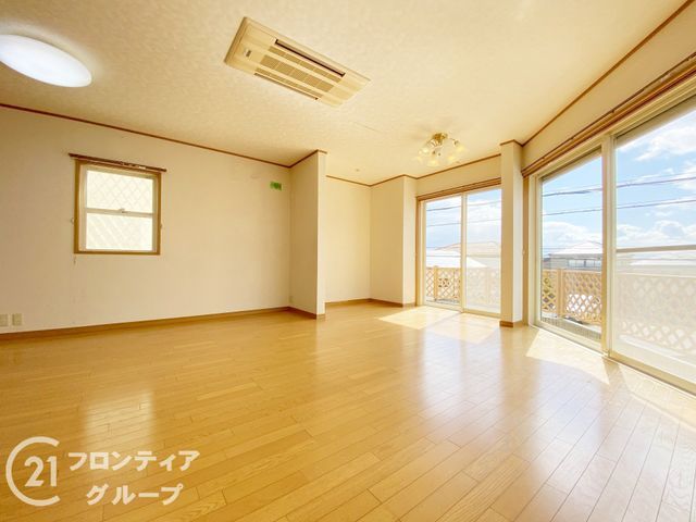 3LDK House for Sale in Kobe Tarumi Ward, Hyogo | 98.33 sqm - Thumbnail 2