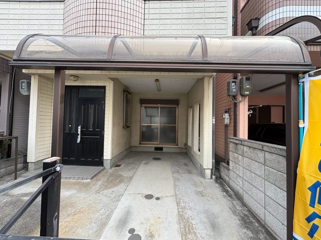 3LDK Wooden House for Sale Near Onji Station, Yao, Osaka - Thumbnail 2