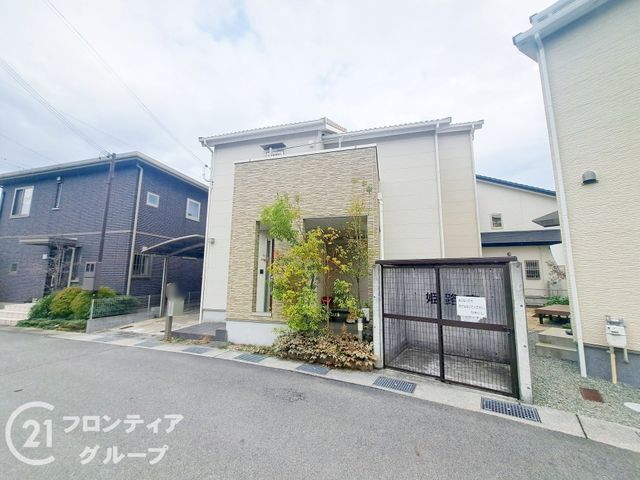 Modern 3LDK House with Solar Power in Himeji, Hyogo - Thumbnail 3