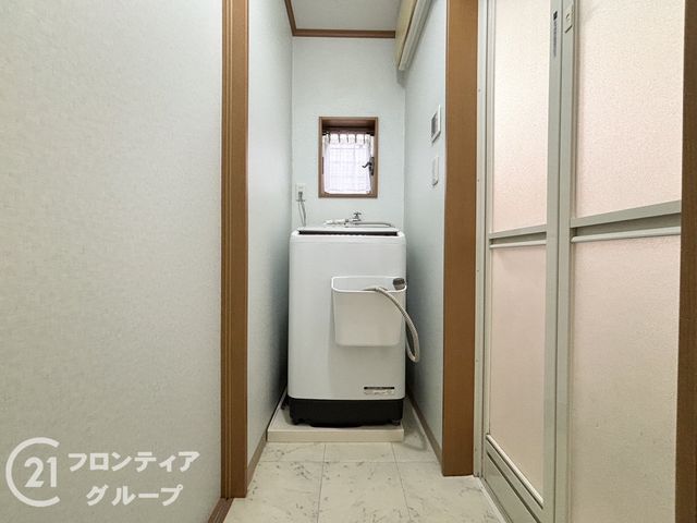 4LDK Detached House in Hirakata, Osaka | Solar Power, Near Station - Thumbnail 3