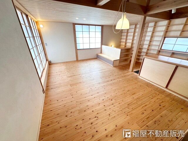 Modern 2LDK House with Hinoki Wood & Wooden Deck in Harima Town - Thumbnail 2