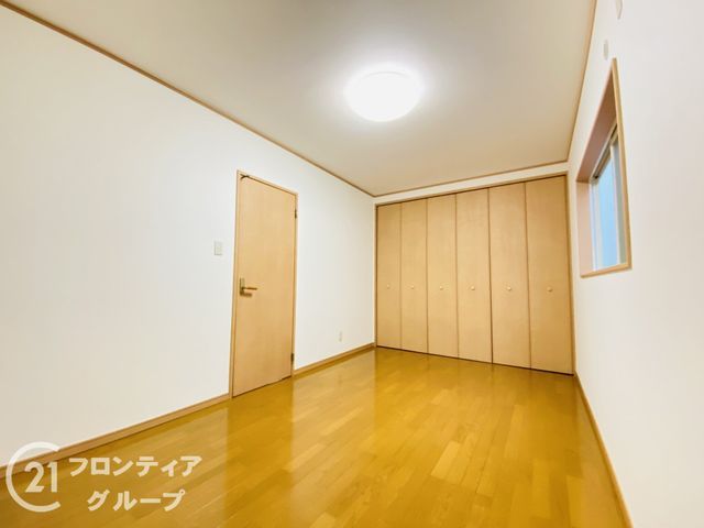 Renovated 4LDK Wooden House for Sale in Moriguchi City - Thumbnail 3