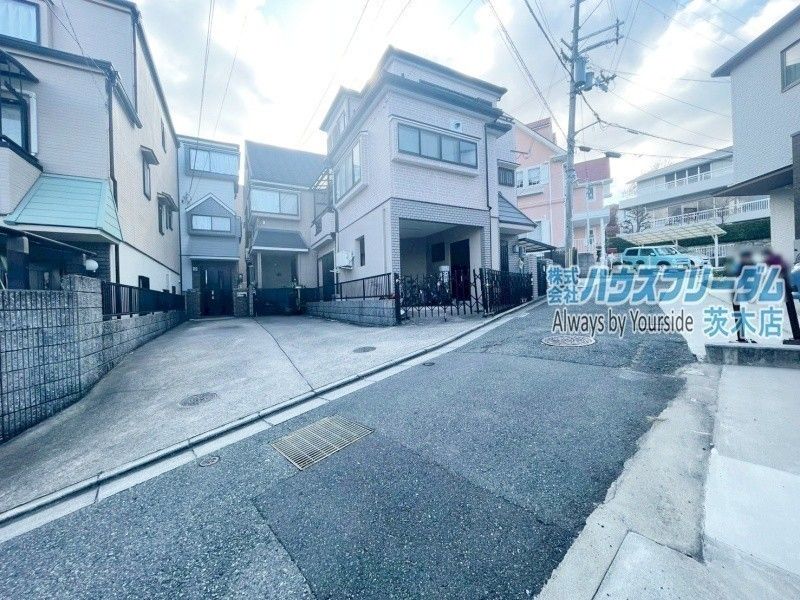 5LDK House for Sale in Suita, Osaka - 123.93 sqm - Thumbnail 2