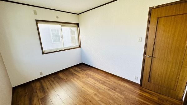 4LDK Renovated Family House in Kaizuka, Osaka | 2 Parking - Thumbnail 4