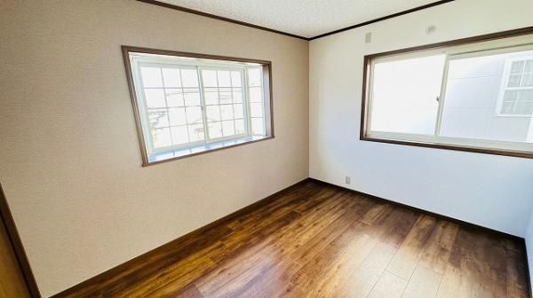 4LDK Renovated Family House in Kaizuka, Osaka | 2 Parking - Thumbnail 3