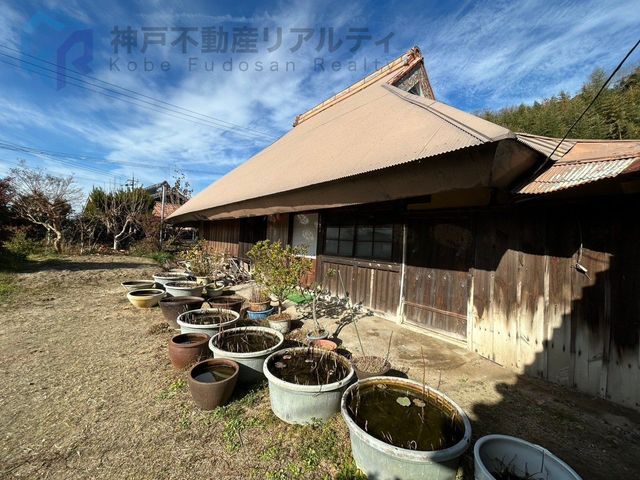 140+ Year Old Kominka with Large Garden Near Kihata Station, Kobe - Thumbnail 3
