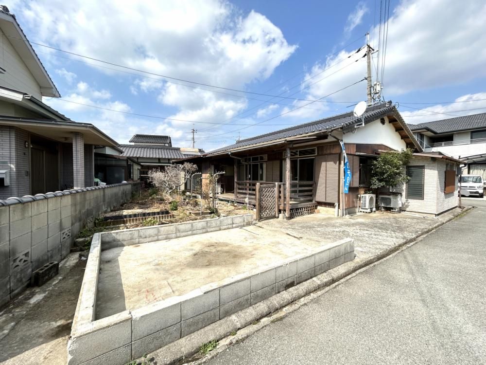 4DK Single-Story House with Large Garden for Sale in Hofu - Thumbnail 3