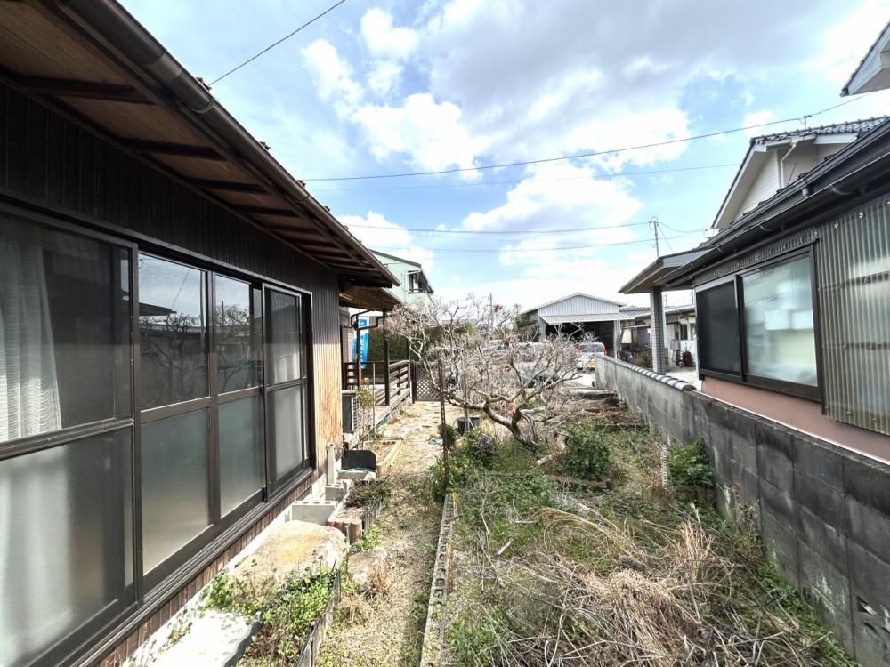 4DK Single-Story House with Large Garden for Sale in Hofu - Thumbnail 4