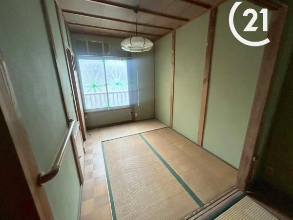 4K Terrace House for Sale Near Denpo Station in Osaka - Thumbnail 2