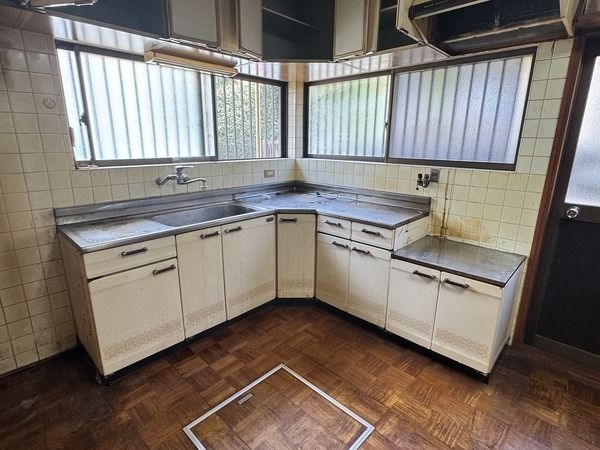 5DK House for Sale in Takarazuka City, Hyogo - 109 sqm - Thumbnail 4