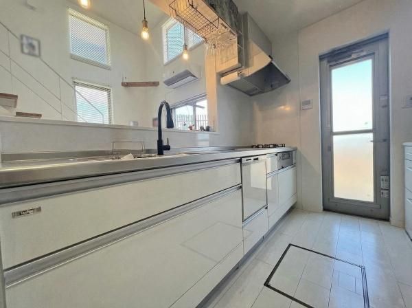 4LDK Detached House for Sale in Tsutsujigaoka, Kobe - Thumbnail 3
