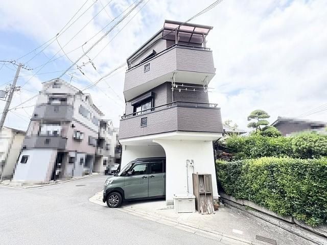 3LDK Detached House for Sale in Kadoma City, Osaka - Thumbnail 2
