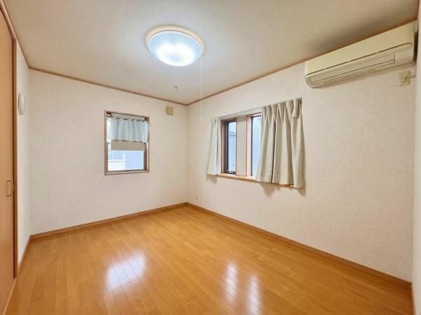 4LDK Detached House for Sale in Yamatotakada, Nara near Tsukiyama Station - Thumbnail 3