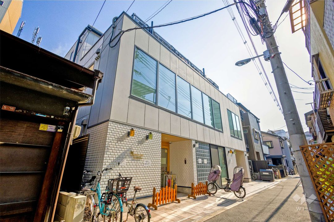 Renovated 4LDK Steel House with Roof Terrace in Osaka Kita Ward - Thumbnail 2