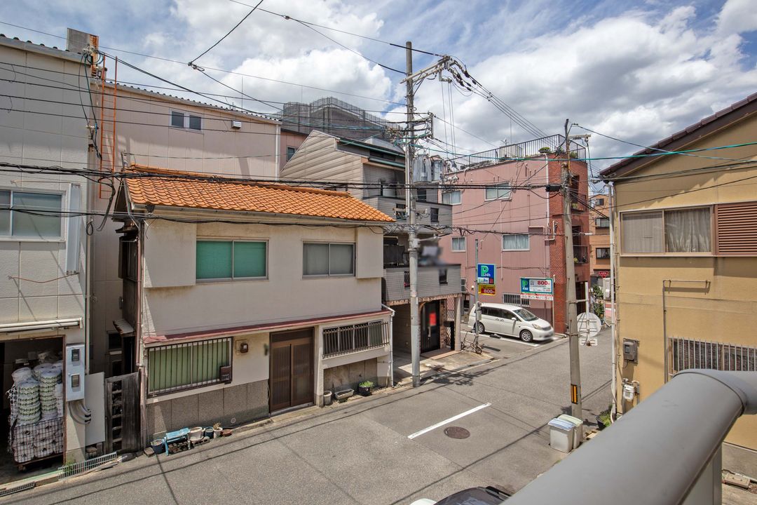 Renovated 4LDK Steel House with Roof Terrace in Osaka Kita Ward - Thumbnail 4
