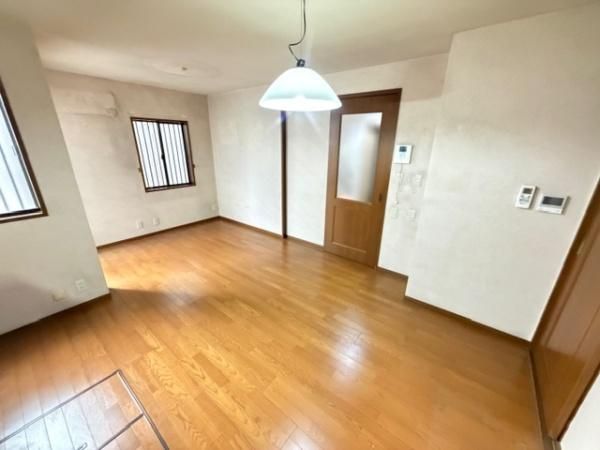 4LDK Detached House for Sale in Hirakata City, Osaka - Thumbnail 4