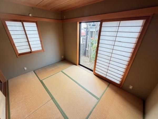 4LDK Detached House for Sale in Hirakata City, Osaka - Thumbnail 3