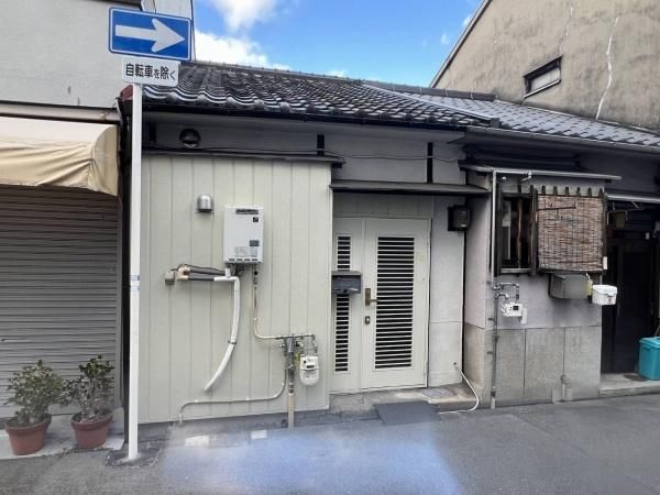 Renovated 1LDK Terrace House for Sale in Osaka Higashinari Ward - Thumbnail 2
