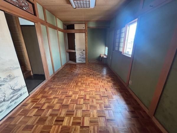 Spacious 6DK Family Home for Sale in Higashi-Osaka, Osaka - Thumbnail 3