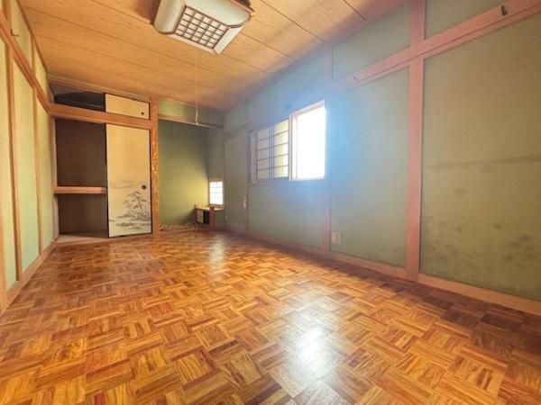 Spacious 6DK Family Home for Sale in Higashi-Osaka, Osaka - Thumbnail 4