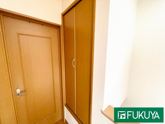 4LDK Detached House for Sale in Higashiosaka, Osaka - Image 1
