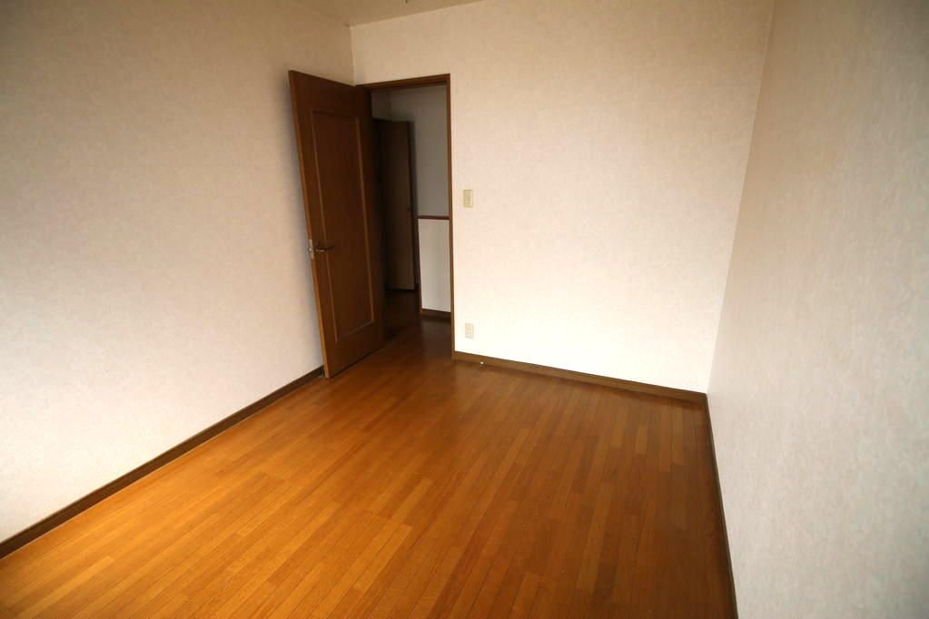 Vacant 4DK House in Kawanishi, Hyogo - 749万 yen - Thumbnail 4