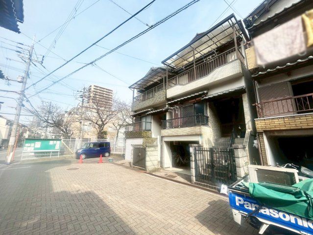 5DK Detached House for Sale near Asashiohashi Station, Osaka - Thumbnail 2