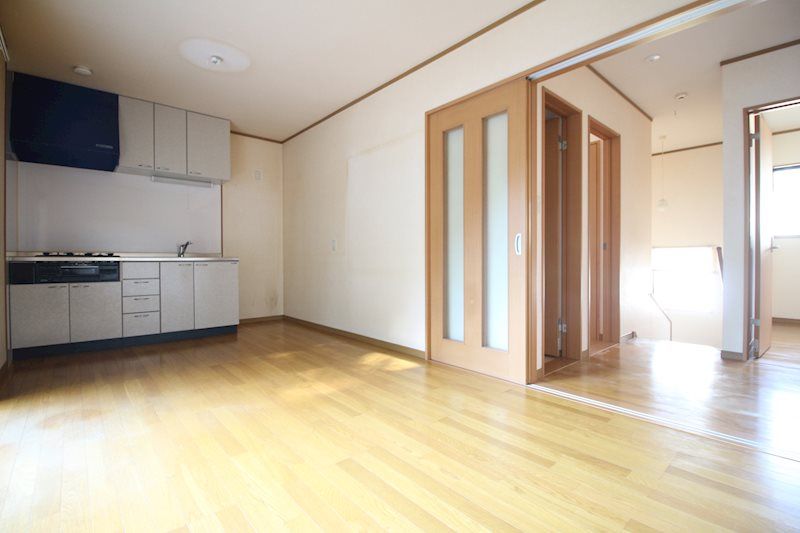 Spacious Two-Generation Home with Dual Kitchens in Shimonoseki - Thumbnail 3