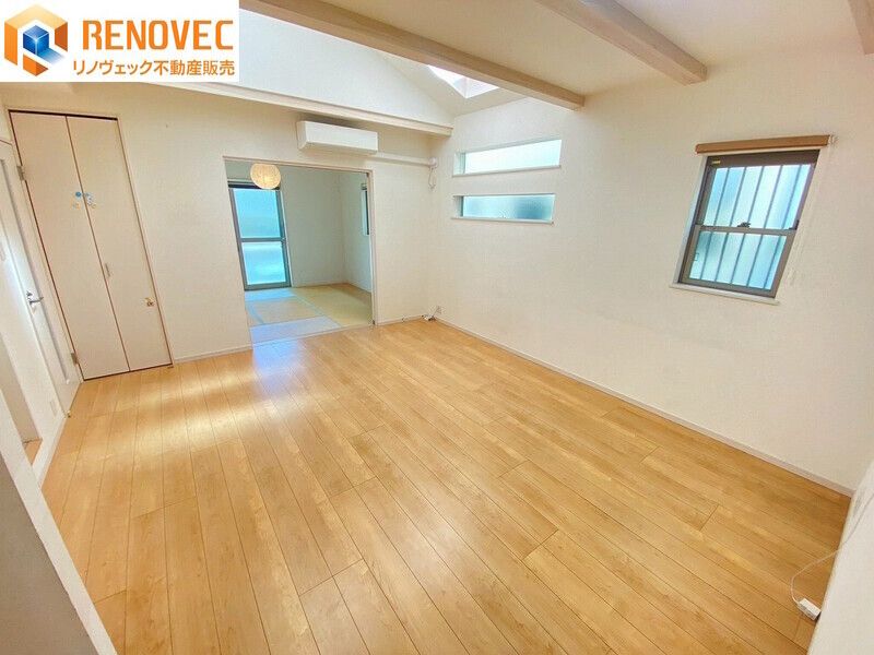 4LDK Detached House with Ene-Farm & Parking for 3 in Sakai - Thumbnail 2