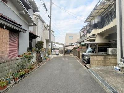 4DK Wooden House for Sale in Higashiosaka with Parking — Street, Higashiosaka, Osaka