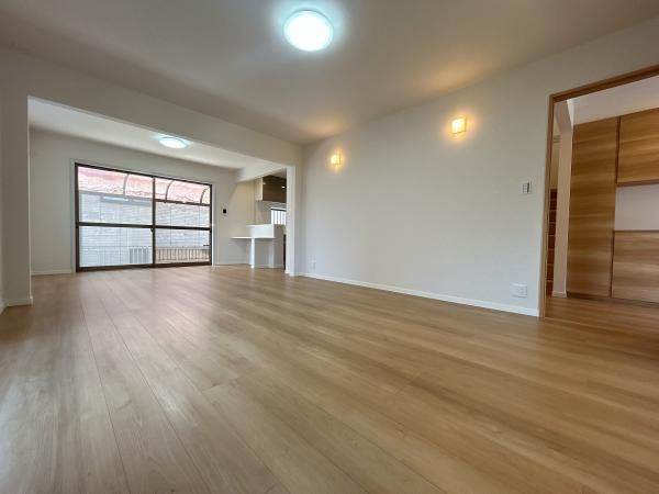 Renovated 5LDK House near Oshibedani Station, Kobe - Thumbnail 2