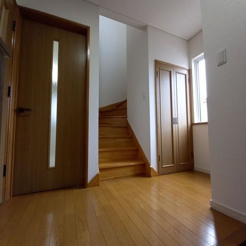 Two-Generation House in Tomakomai Near Aoba Station - Thumbnail 3