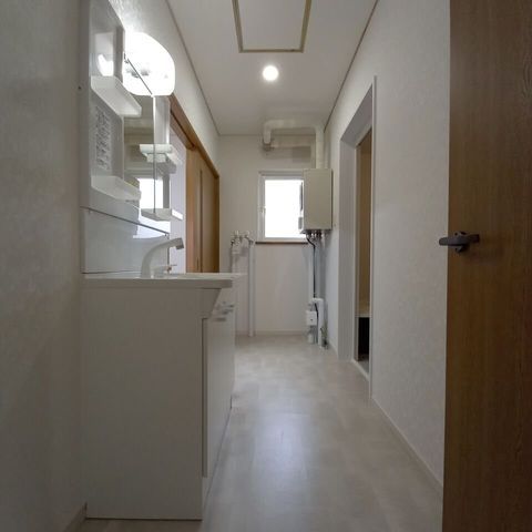 Two-Generation House in Tomakomai Near Aoba Station - Thumbnail 4