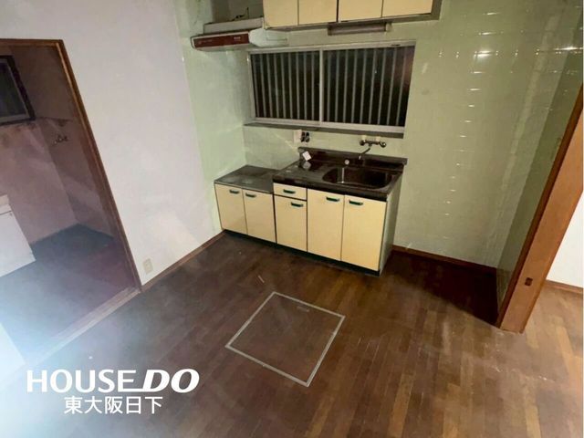 Compact 4DK House in Matsubara City, Osaka for Sale - Thumbnail 4