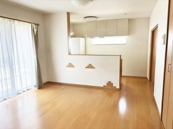 4LDK House for Sale in Handa, Kaizuka, Osaka - 94.77 sqm - Thumbnail 3