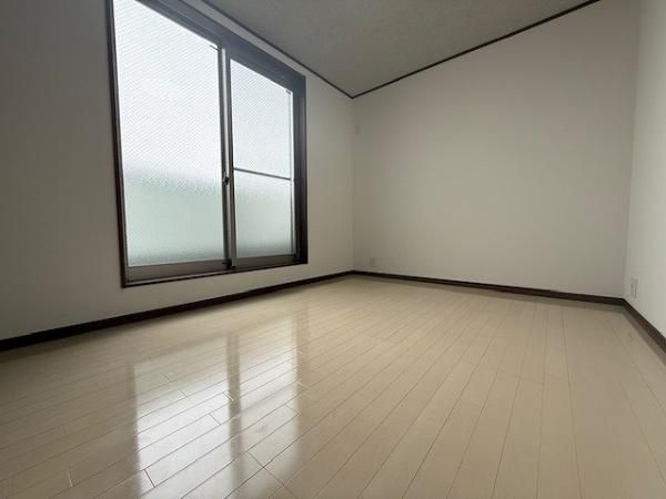 Renovated 3LDK House with Office in Kadoma, Osaka - Thumbnail 4