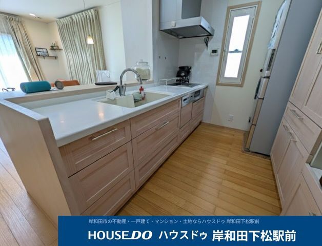 Modern 3LDK House with 2-Car Carport in Kishiwada, Osaka - Thumbnail 4