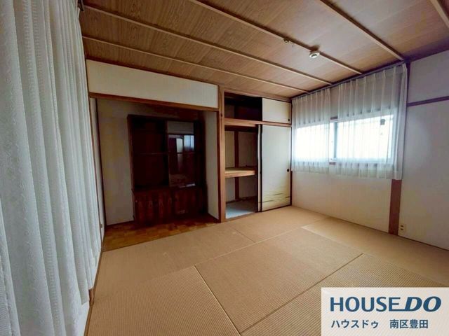 5LDK Detached House for Sale in Sakai, Osaka with Large Garden - Thumbnail 4