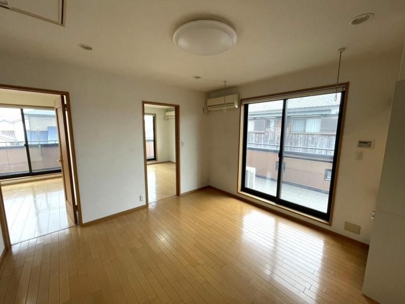 6SLDK Hebel House with 4 Car Parking in Himeji, Hyogo - Thumbnail 3